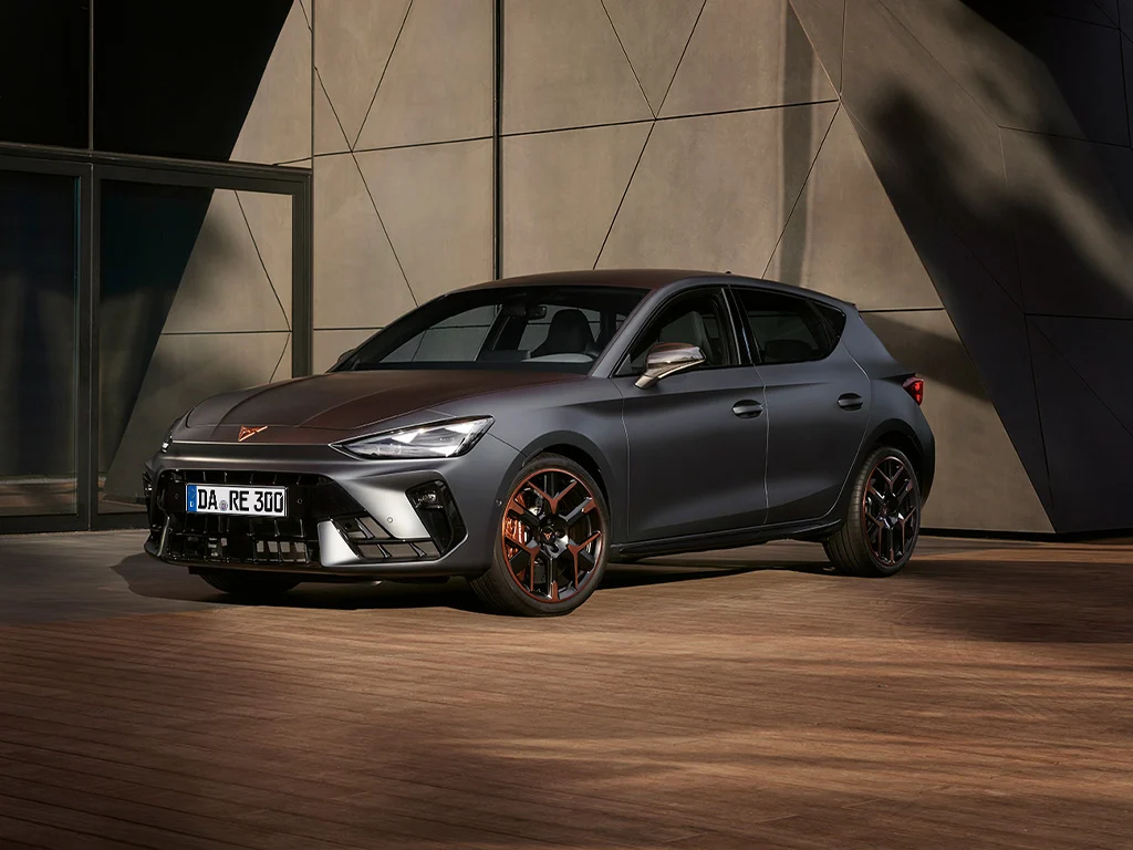 1024x768 Cupra Leon dunkelgraues Fahrzeug