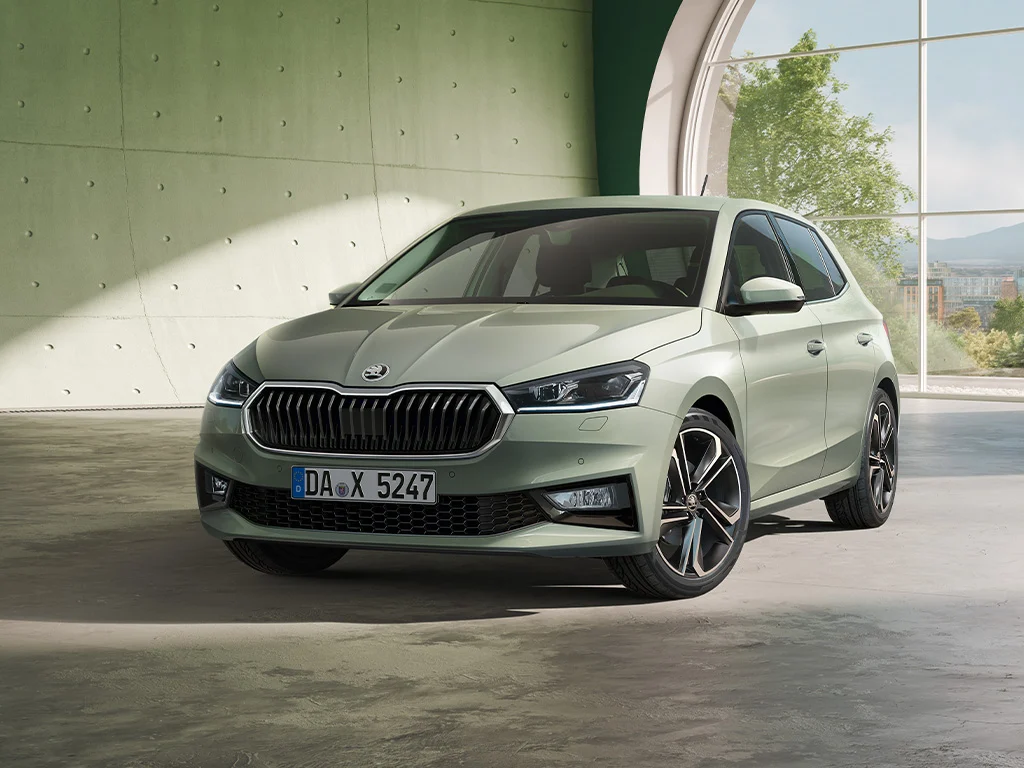 Skoda Fabia 1024x768 grünes Fahrzeug